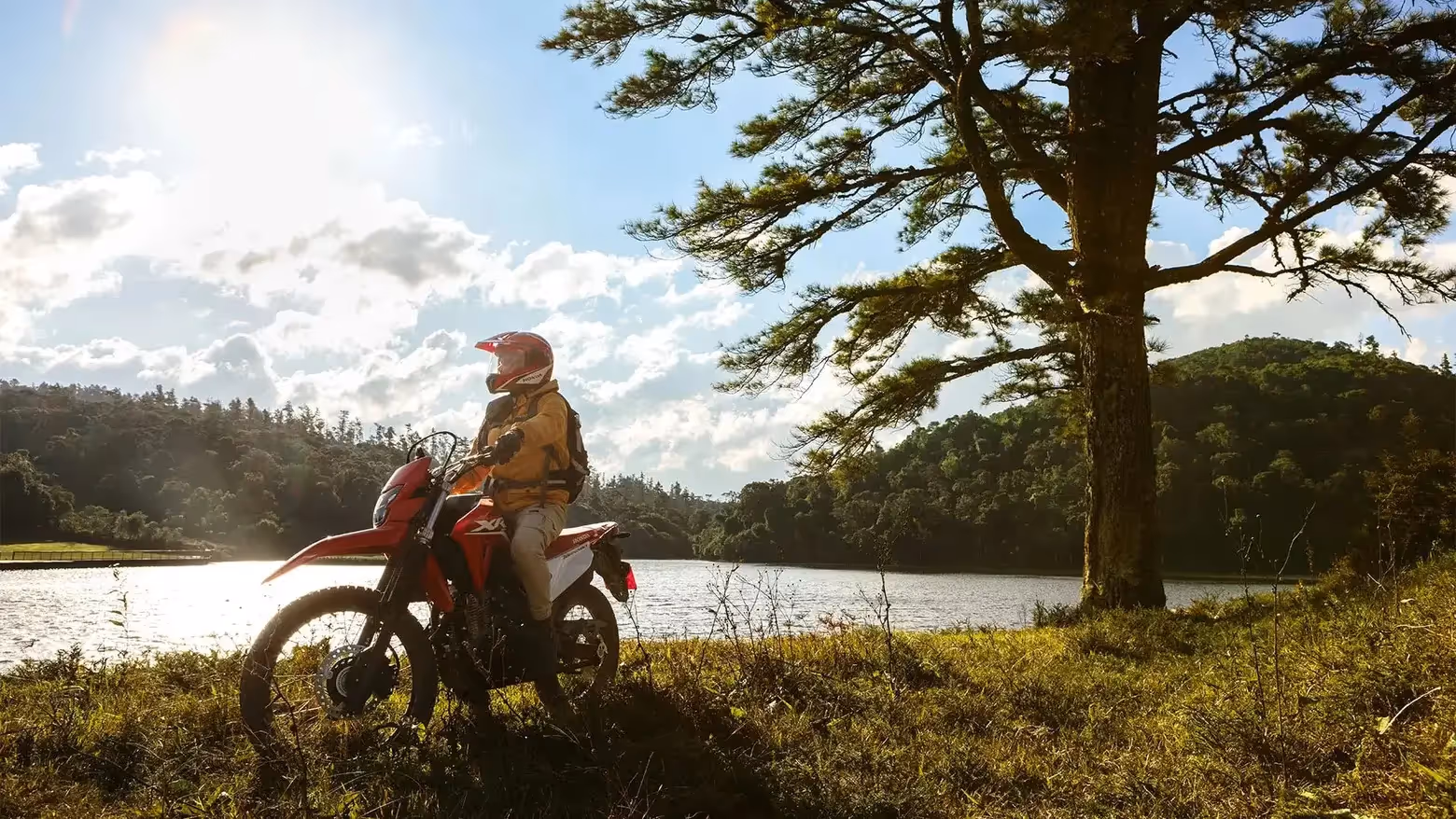 XR 300L Tornado ângulo lateral