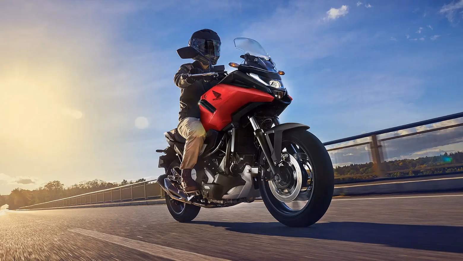 NC 750X na estrada - 2 de 6