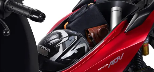 Porta-objetos Honda ADV com capacete