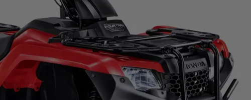 Detalhe das carenagens robustas do TRX 420 FourTrax